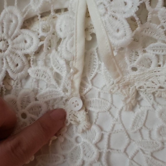 BNWOT flowery lacey top - Picture 2 of 2